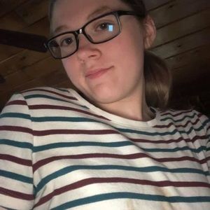 Meet your Posher, Courtney